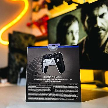 dualsense: PS5 Dualsense Limited Edition PS5 Dualsense Limited Edition — 4