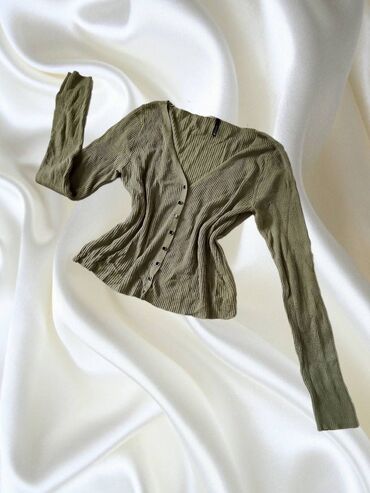 Majice dugačkih rukava: Majice, bluze po 400 dinara🟨 — 26