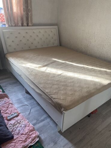 двух спалный кроват: Двуспальная кровать, С матрасом, длина - 200 см