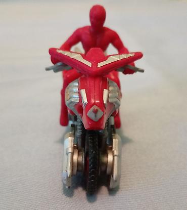cc sandale: Motor igracka stanje se vidi na slikama. velicina oko 8 cm — 2