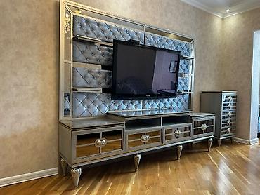 mebel materiali: Gümüş tonlarda klassik-lüks üslubda qonaq otağı dəsti Tərkibi: - TV — 5
