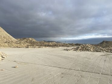 Kommersiya daşınmaz əmlakının satışı: Qaradağ rayonu Gülbaxt Ərazisi 4 hektar Daş karxanası. Dəyərindən ucuz — 4