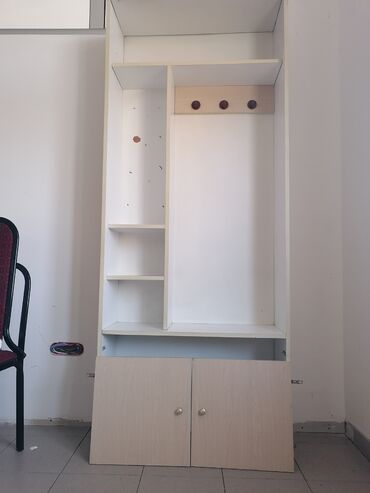 Setovi stolova i stolica: Okrugli kafe/ugostiteljski sto sa metalnom bazom + stolice - Sto — 19