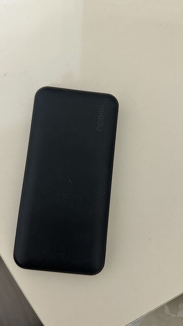 батарея для телефона: Power bank, покупала в Дубаи за 3500, 10 000 mahцвет черный