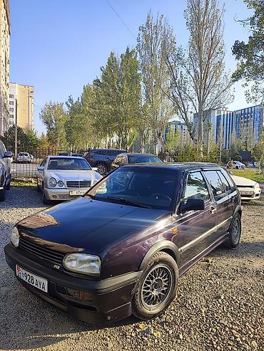 фиолетовая лампа: Volkswagen Golf: 1993 г., 1.8 л, Механика, Бензин, Хэтчбэк — 1