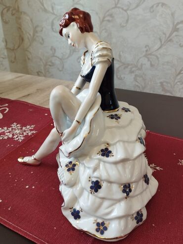 Heykəlciklər: 120 AZN Çexiyanın Porselen Balerina Fiquru. Zərləri getməyib təzə, heç — 6