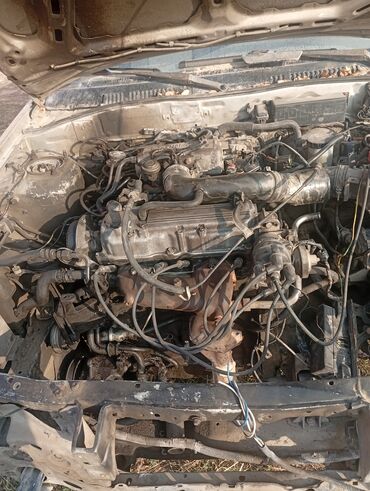 Mazda: Mazda 626: 1990 г., Механика, Седан — 10