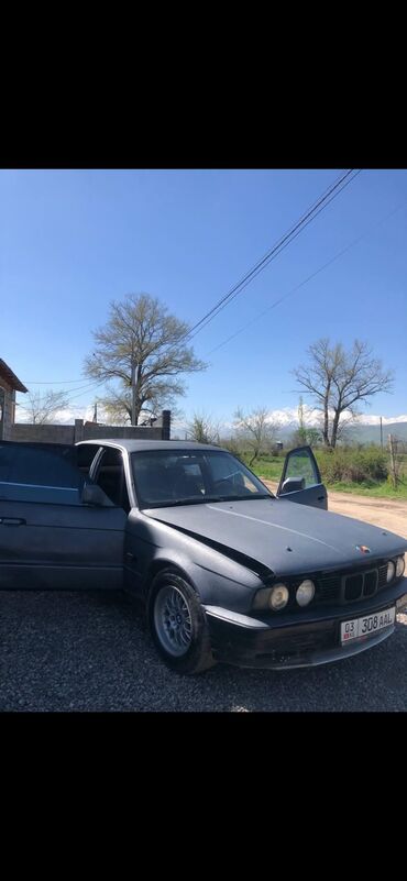 BMW: BMW 520: 1992 г., 2 л, Механика, Бензин, Седан