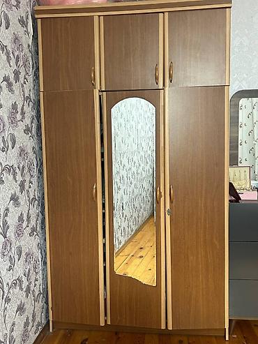 İşlənmiş, 3 qapılı, Güzgülü, Qəhvəyi, Taxta, Açılan, Düz dolab lalafo.az -da İşlənmiş, 3 qapılı, Güzgülü, Qəhvəyi, Taxta, Açılan, Düz dolab