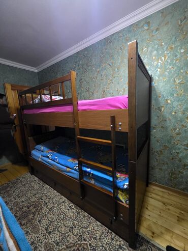 uşaqlar üçün taxta çarpayılar: Oğlan və qız üçün, İşlənmiş, Çarpayı, Matras ilə, Siyirməli, Taxta
