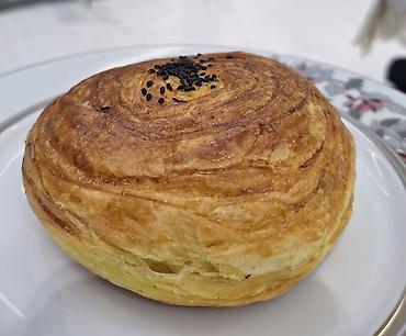 Un məmulatları: Təsvir: - Qat-qat yağlı xəmir: əl ilə yoğrulan, dəfələrlə yayılıb — 7