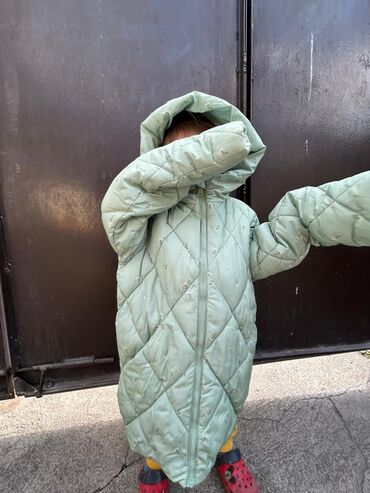 Верхняя одежда: Детские верхние одежды для девочек Б/У очень хорошем состоянии всё по — 17