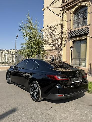 тайета виш: Toyota Camry: 2025 г., 2.5 л, Автомат, Бензин, Седан — 6