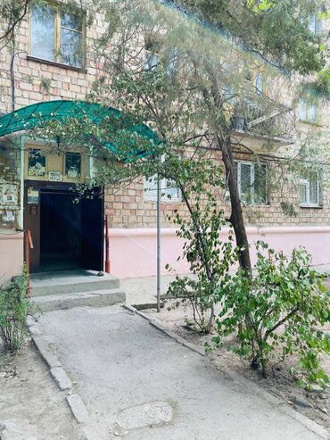 дом в токмаке: 2 бөлмө, 41 кв. м, Хрущевка, 4 кабат, Евроремонт