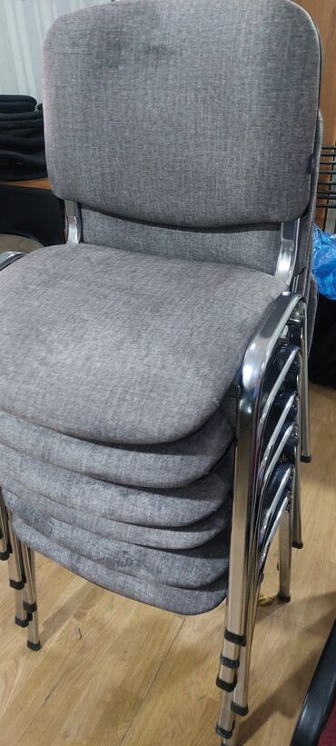 Ofis oturacaqları: Ofis oturacaqları 20 m təmiz məhsul işlənmiş olsada ukrayna istehsalı — 2