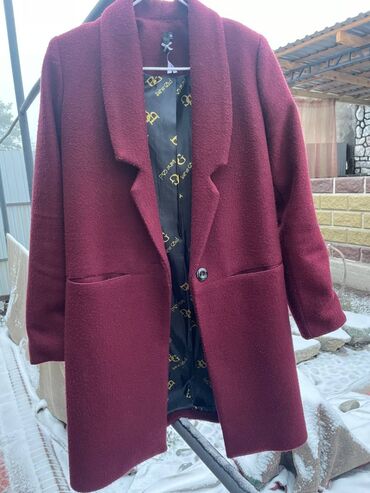женские зимние куртки бишкек: Пальто, Короткая модель, M (EU 38), L (EU 40)