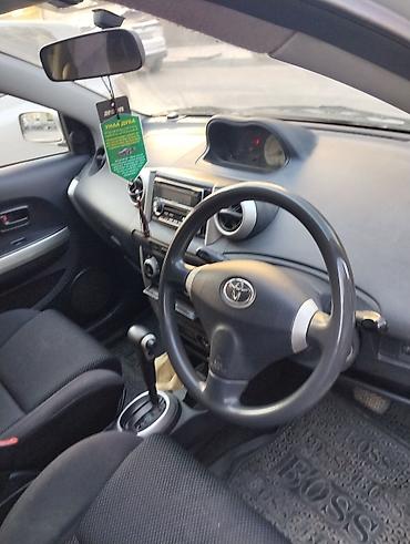 vaz 2114: Toyota Ist: 2003 г., 1.3 л, Автомат, Бензин, Хэтчбэк — 7