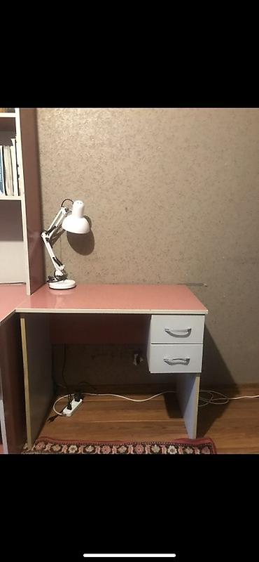divarda kitab refleri: Uşaq/yeniyetmə otağı üçün modul mebel dəsti - Komplekt: iş masası — 5