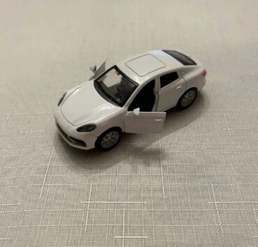 Oyuncaqlar: Təcili Satılır. Endirim Var. BMW avtomobil modelka — 7