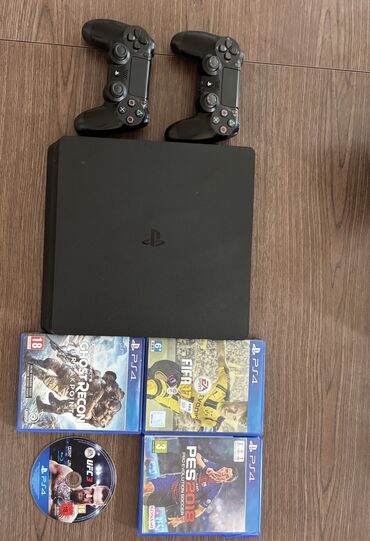 islenmis notebook satisi: Ps4 slim 4 oyun + 2 joistik verilir. 1 joistiki sallayanda ses gelir