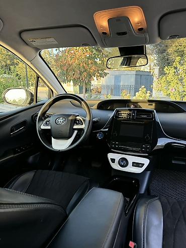 8: Toyota Prius: 2018 г., 1.8 л, Автомат, Гибрид, Лифтбек — 6