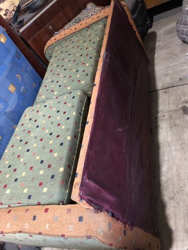 Прямые диваны: Срочно продаю диван 0…5…5. 9. 3. 2…0. 5…3…1 Состояние хорошее — 11