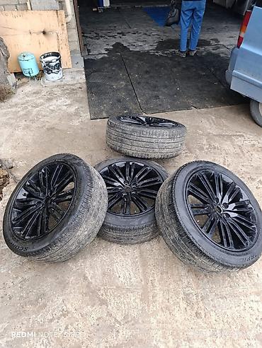 Disk təkərlər: 4 ədəd təkər-disk komplekti - Disklər: parlaq qara rəngdə, çoxşüalı — 1