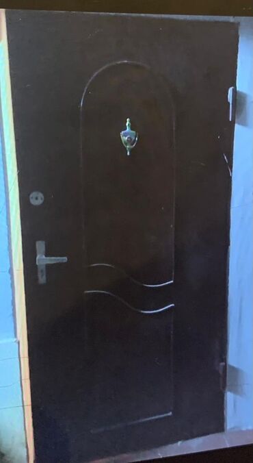 demir sifir: Dəmir giriş qapısı – ikiüzlü model
Qapı yaxşı vəziyyətdədir
