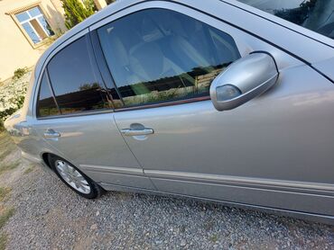 Mercedes-Benz: Mercedes-Benz E-Class (W210) sedan - Kuzov: 4 qapılı sedan, gümüşü — 2