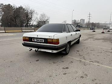Audi: Audi 100: 1984 г., Механика, Седан — 12