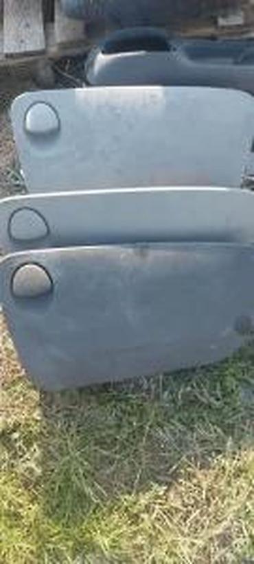 sa staklom: FIAT PUNTO KASETA | Ispravne cena je po komadu — 1