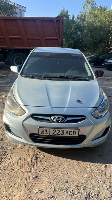 решетка на виндом: Hyundai Solaris: 2011 г., 1.6 л, Автомат, Бензин, Седан