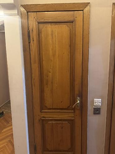 qoz qapı: Qapilar ve cerciveler Qoz agacindadir. Normal veziyyetdedir. 2eded — 10