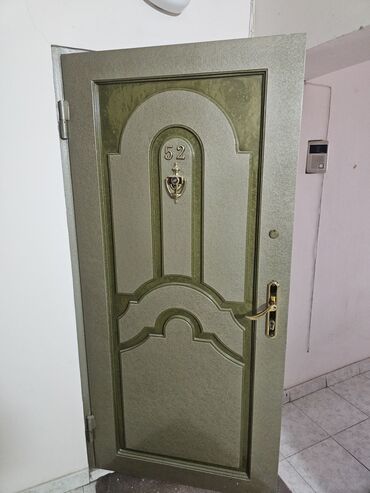 Kondisionerlər: Seyf qapi
300azn
Elmler teref 5251 leli lalafo.az -da Kondisionerlər: Seyf qapi
300azn
Elmler teref 5251 leli