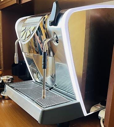 mining rig: Qəhvə maşını Nuova simonelli, Yarımavtomat, Su qabı ilə, İşlənmiş — 6