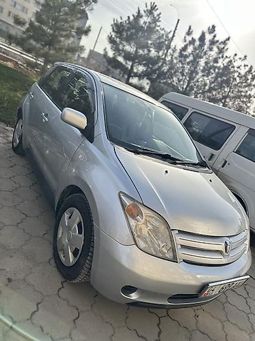 Toyota: Toyota Ist: 2003 г., 1.3 л, Автомат, Бензин, Универсал — 2