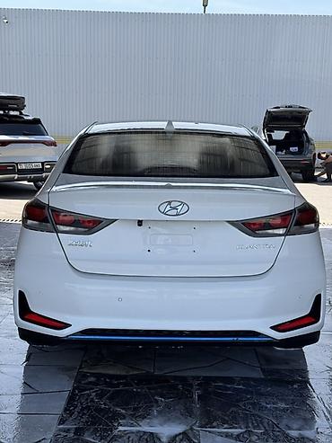 byd e6: Hyundai Elantra: 2019 г., 1.6 л, Автомат, Гибрид, Седан — 5
