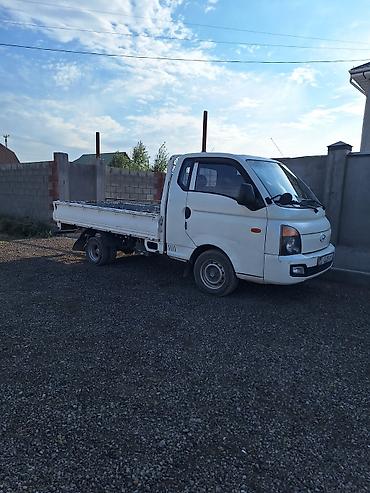 srv 3: Городской малотоннажный бортовой грузовик Hyundai Porter (кабина над — 2