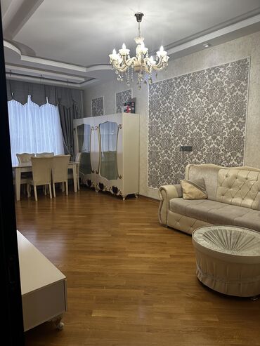 bakixanovda ev: Badamdar, Bazarstore maqazinin üstündə novostroykada əla təmirli