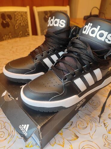 Кроссовки и спортивная обувь: Adidas с Америки размер 41 НОВЫЕ кожа 100%