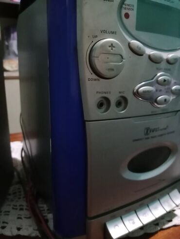 Zvučnici i stereo sistemi: Mini linija, marke First, kupljena u Austriji. Ima CD plejer, radio — 8