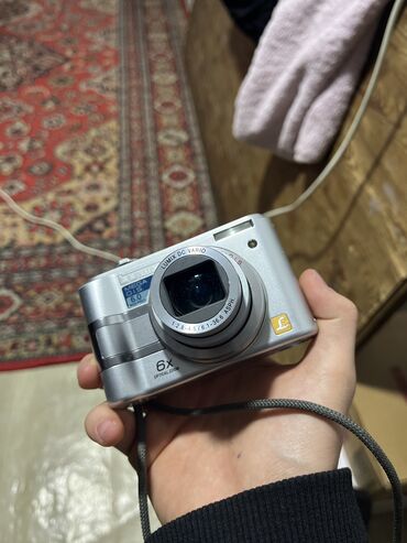 Фотоаппараты: LUMIX lz5 в рабочем состоянии, 6х зуум, работает четко, в комплекте