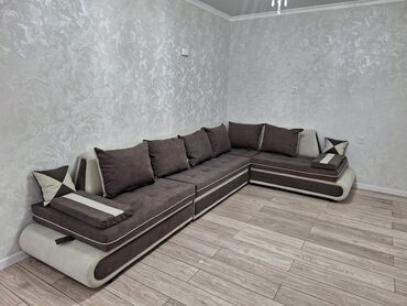 Угловые диваны: Угловой диван, C подушками, Трехместный — 2