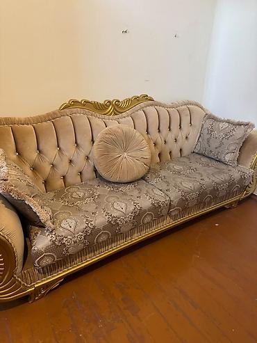 Divanlar: Divan, İşlənmiş, Açılmayan, Bazasız, Vеlur parça, Çatdırılma yoxdur — 1