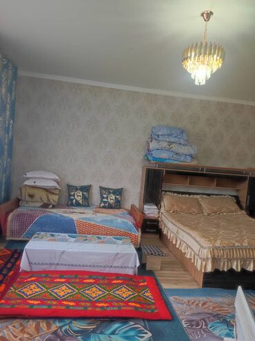частный дом в бишкеке: 1 комната, Душевая кабина, Постельное белье, Парковка