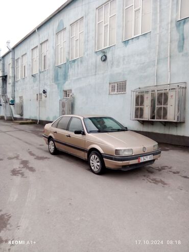 Volkswagen: Volkswagen Passat: 1989 г., 1.8 л, Механика, Бензин, Седан