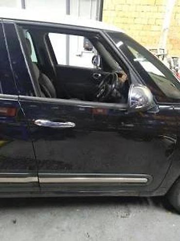 Karoserija: Fiat 500l prednja desna vrata kod boje 909/b. Fiat 500l prednja desna — 1