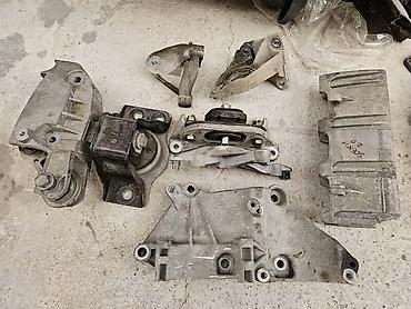 az auto batajnica: NOSAC MOTORA MENJACA ZA RENAULT SCENIC ZA 2006. GOD. | 2.0 benzin — 1