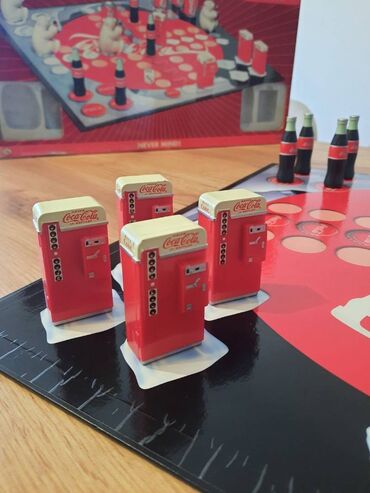 Ostali predmeti za umetnost i kolekcionarstvo: Ne ljuti se covece COCA-Cola Solidno ocuvana i sacuvana igra za — 7
