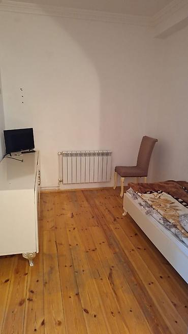 studio ev: Bir nefer bey axtarilir. Yaşi 30 qədər. Təmizkar və pis verdişi — 3
